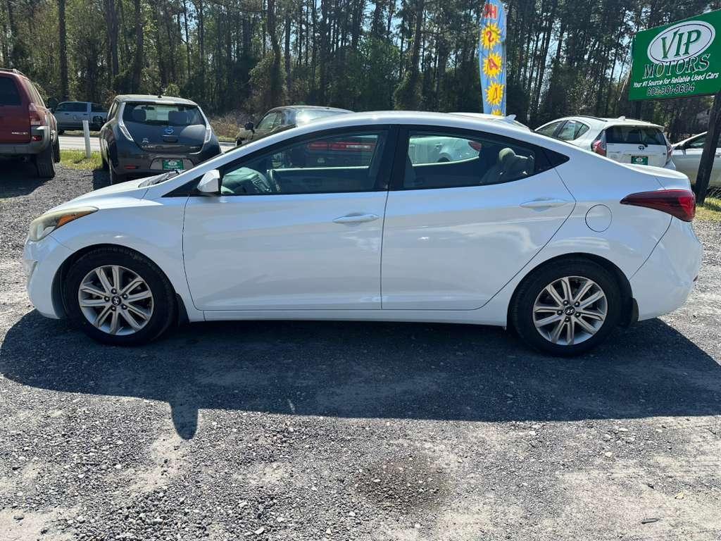 Hyundai Elantra SE 6AT 2015