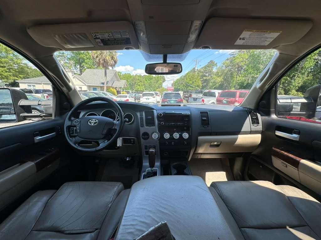 Toyota Tundra Limited 5.7L Double Cab 2WD 2010