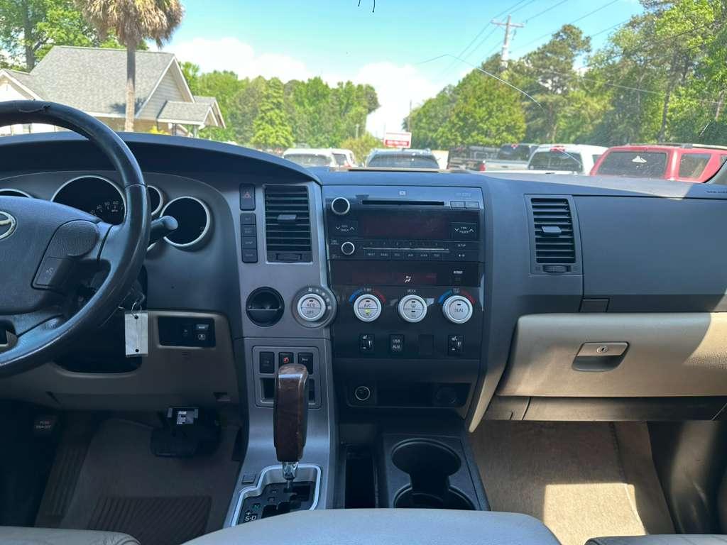 Toyota Tundra Limited 5.7L Double Cab 2WD 2010