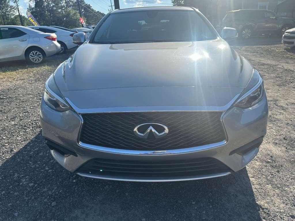 Infiniti QX30 Base 2017