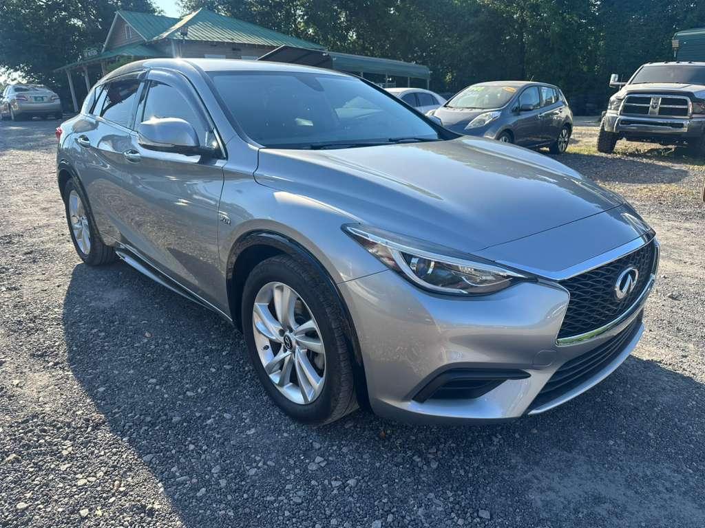 Infiniti QX30 Base 2017