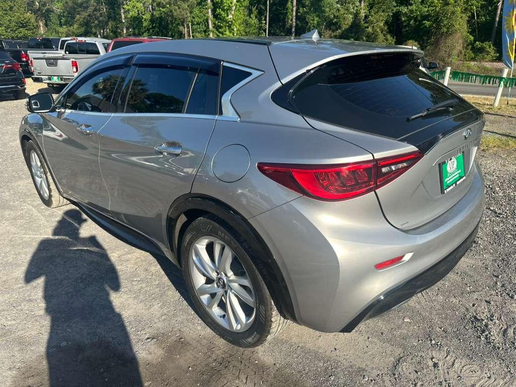 Infiniti QX30 Base 2017