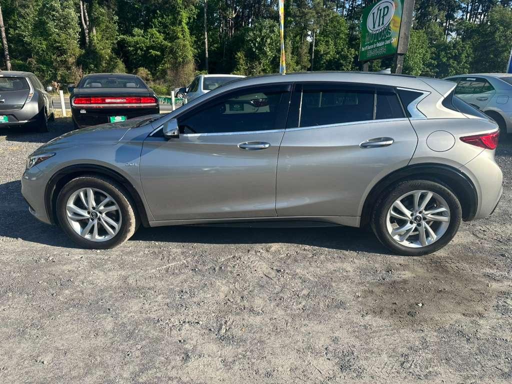 Infiniti QX30 Base 2017