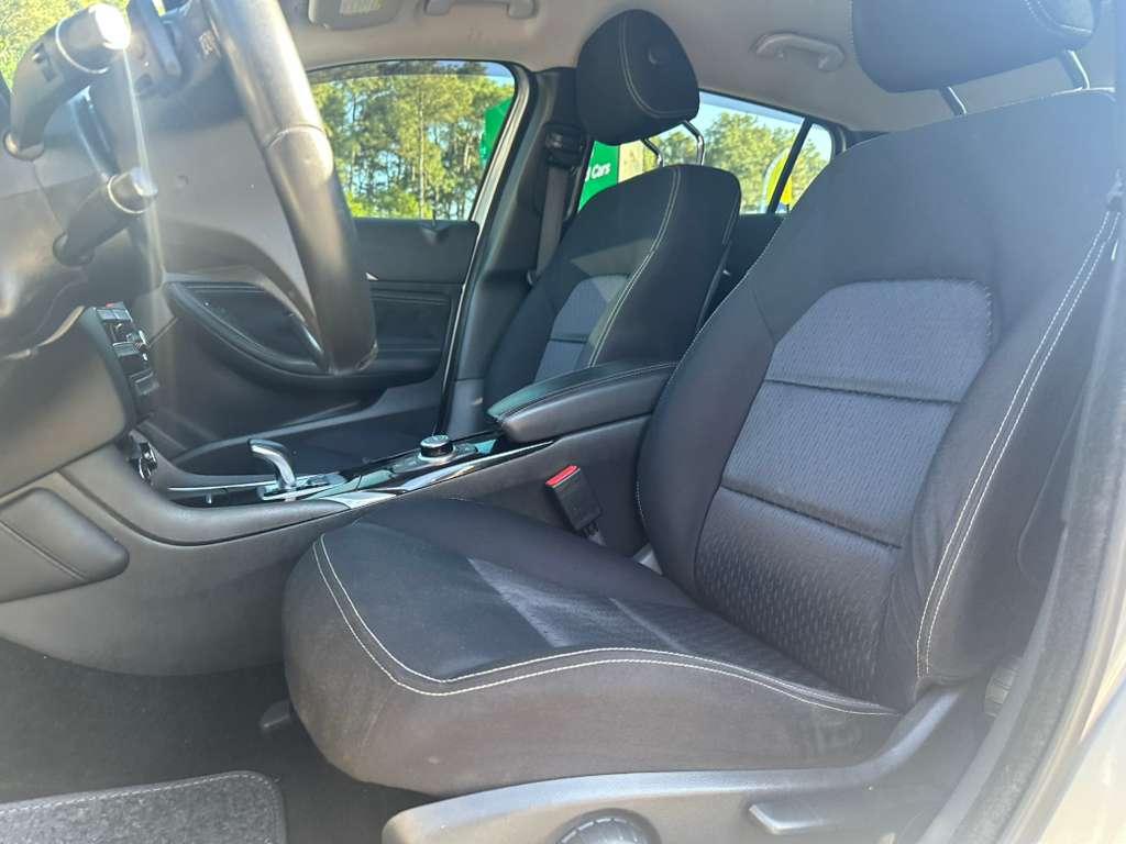Infiniti QX30 Base 2017