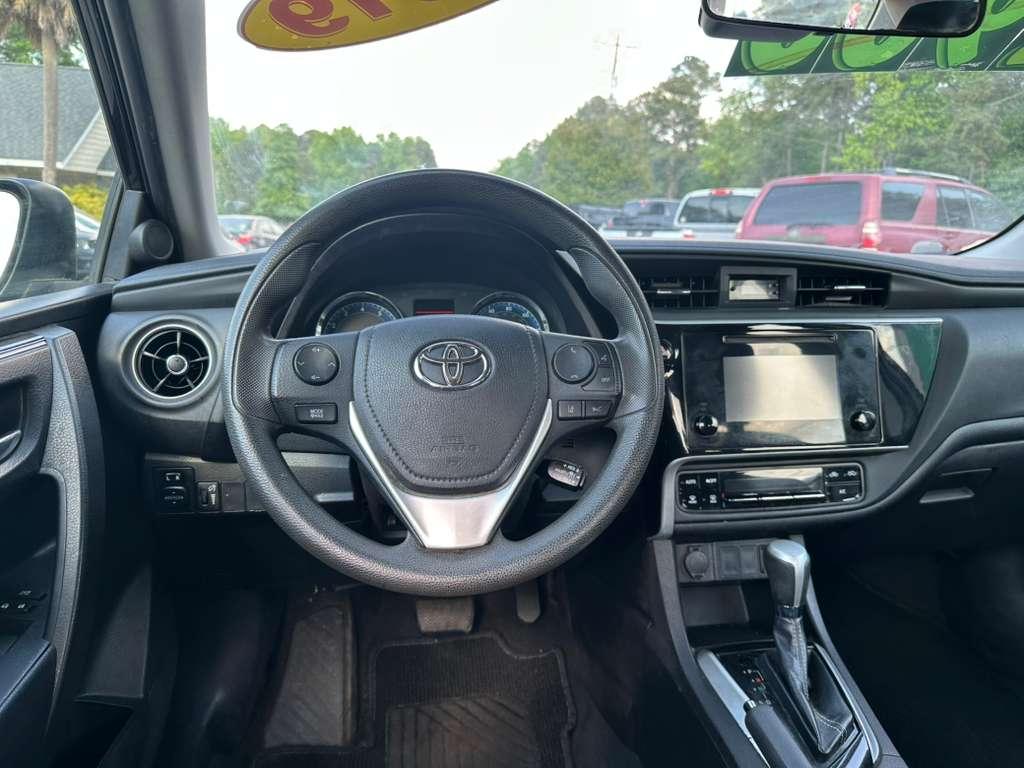 Toyota Corolla XLE CVT 2019