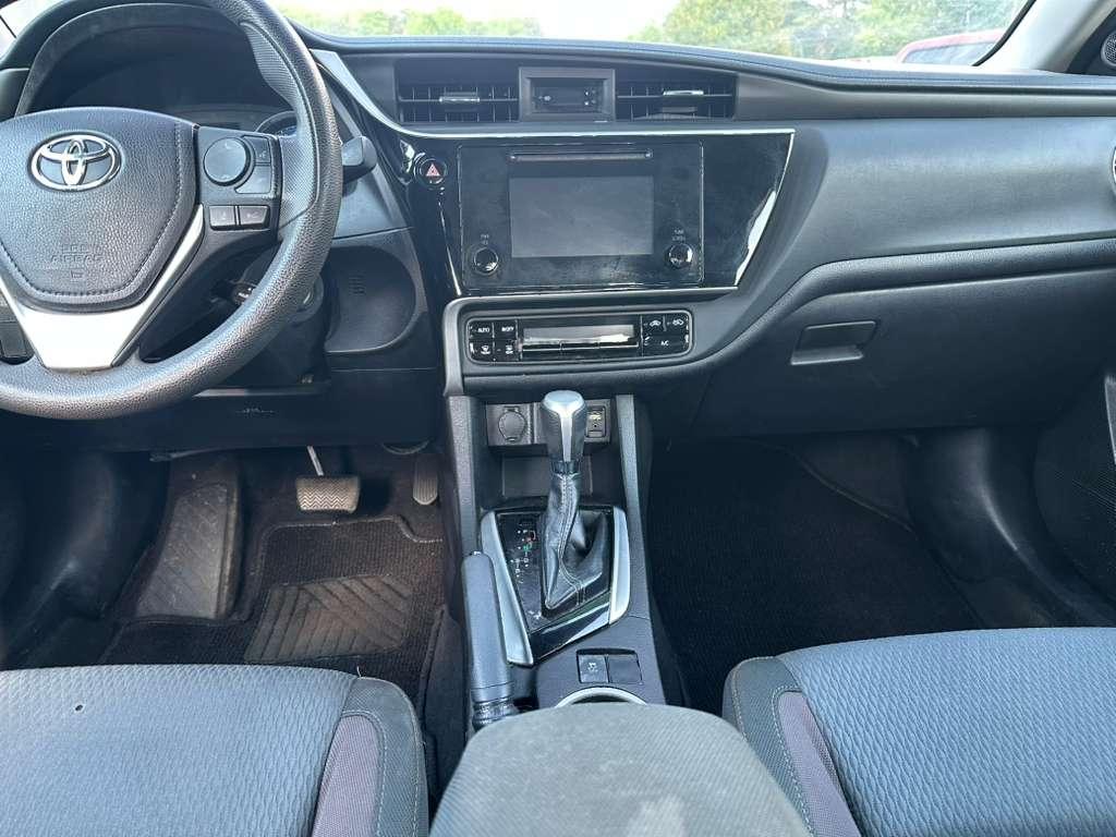 Toyota Corolla XLE CVT 2019