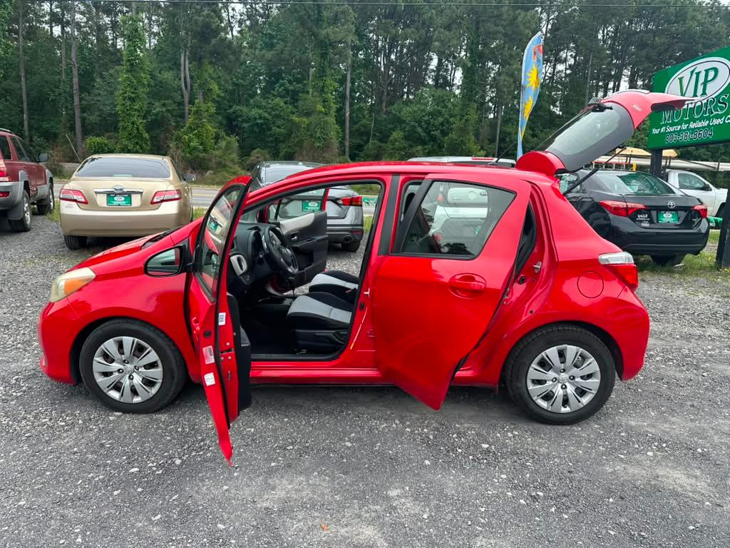 Toyota Yaris L 5-Door AT 2014
