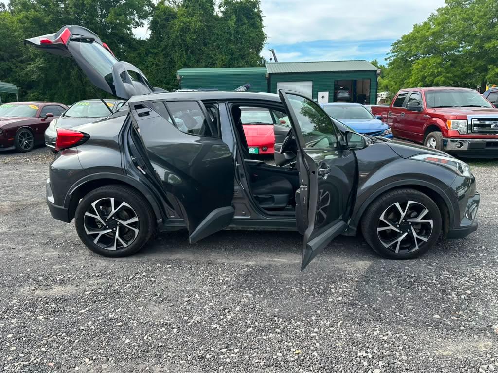 Toyota C-HR XLE 2018