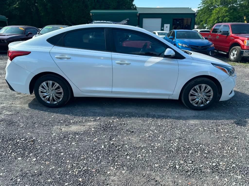 Hyundai Accent SEL 4-Door 6A 2019