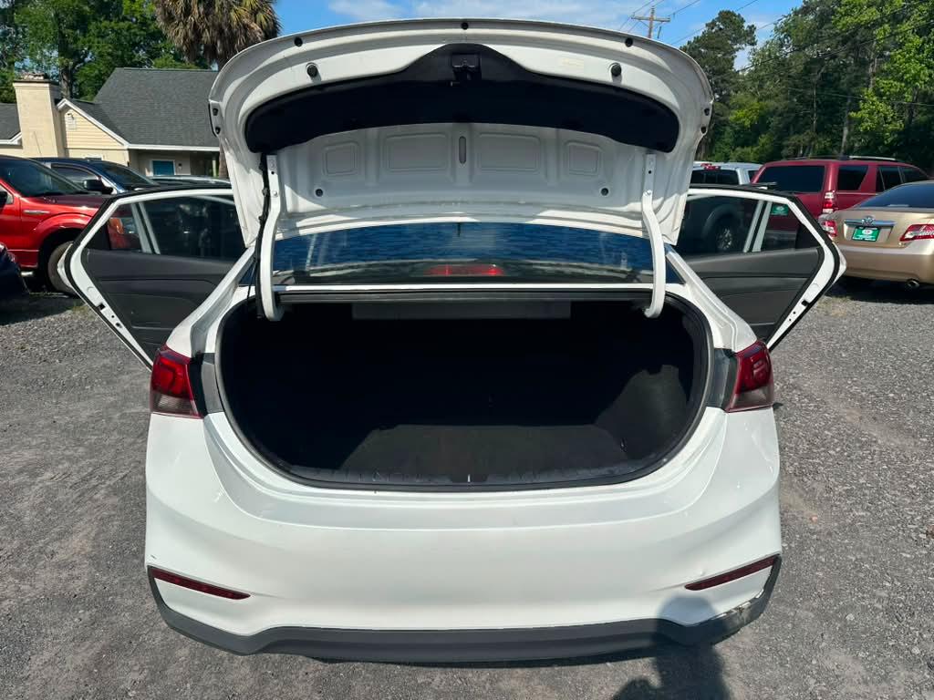 Hyundai Accent SEL 4-Door 6A 2019
