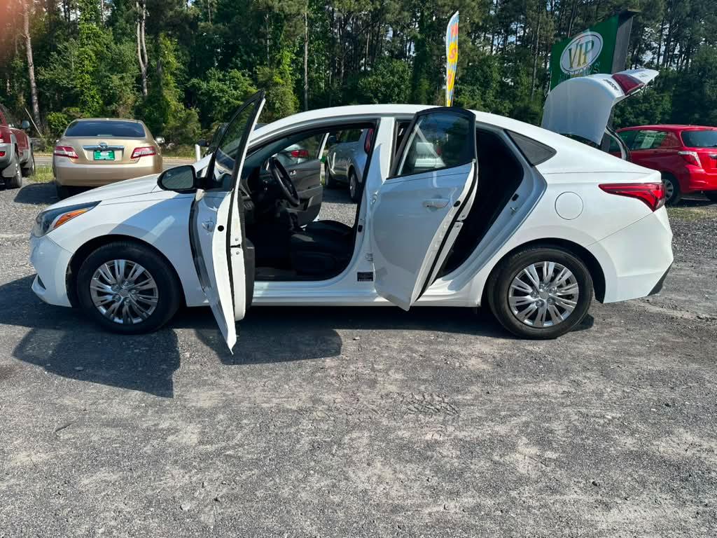 Hyundai Accent SEL 4-Door 6A 2019