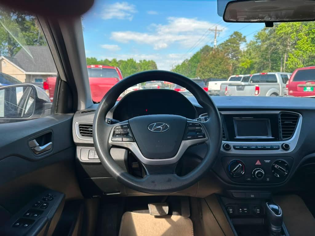 Hyundai Accent SEL 4-Door 6A 2019