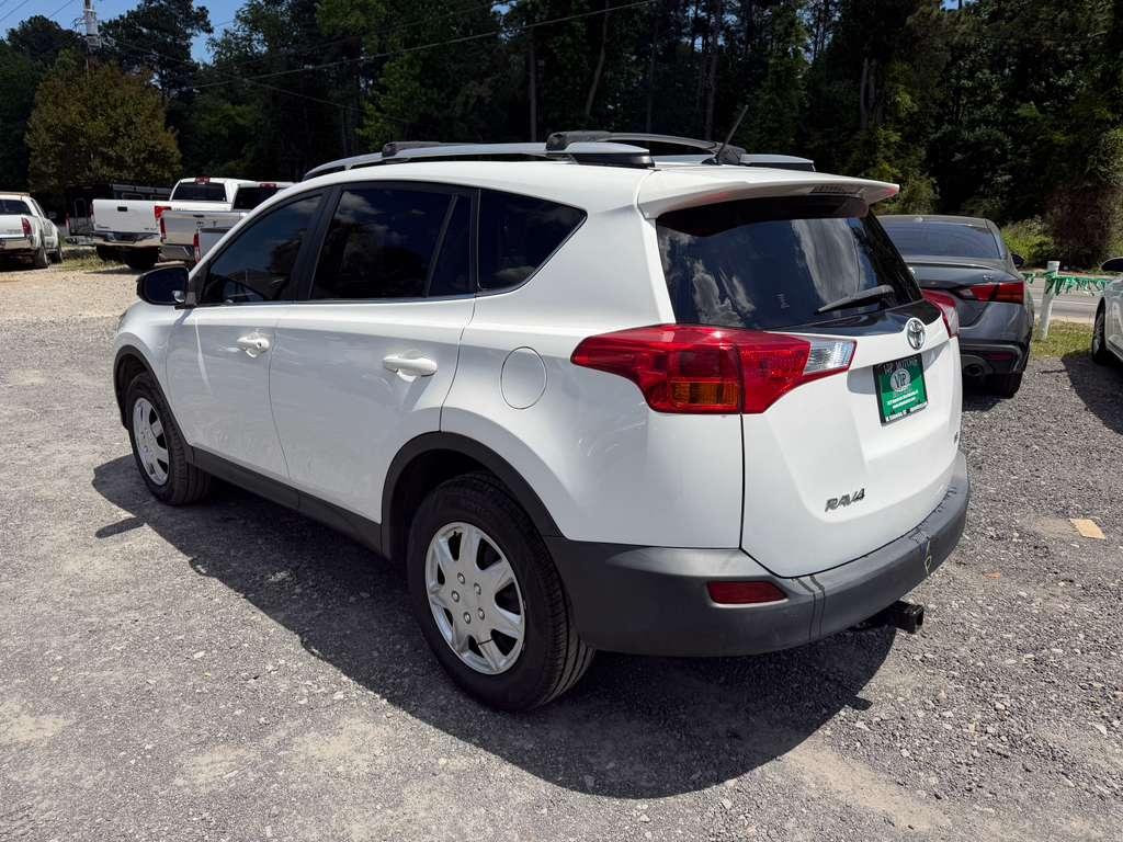 Toyota RAV4 LE FWD 2014