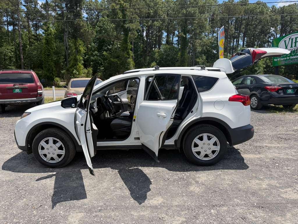 Toyota RAV4 LE FWD 2014