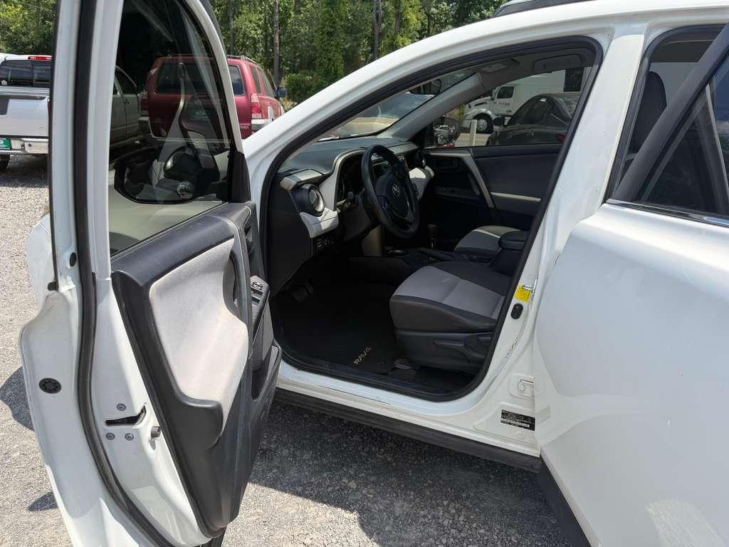 Toyota RAV4 LE FWD 2014