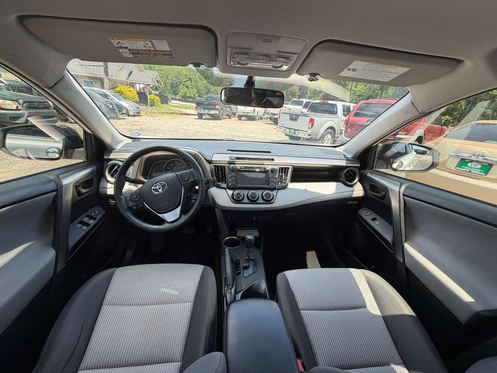 Toyota RAV4 LE FWD 2014