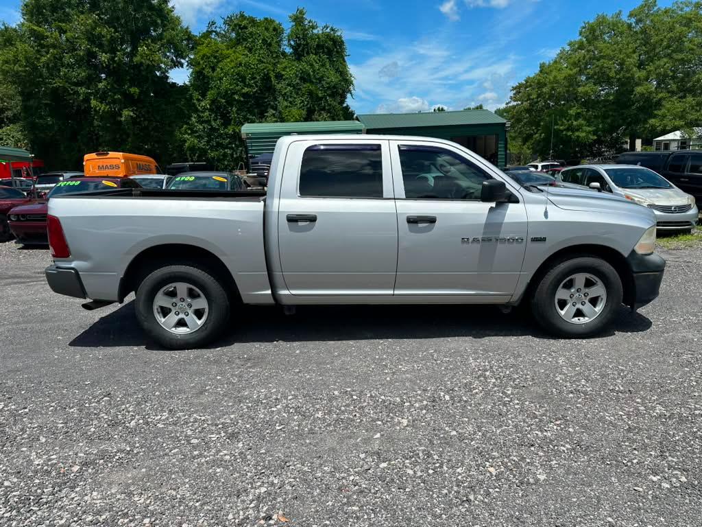 RAM 1500 ST Crew Cab 2WD 2011