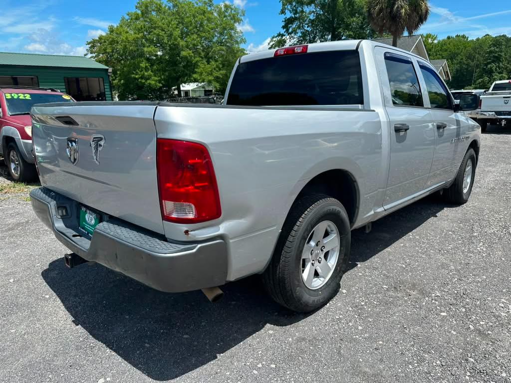 RAM 1500 ST Crew Cab 2WD 2011