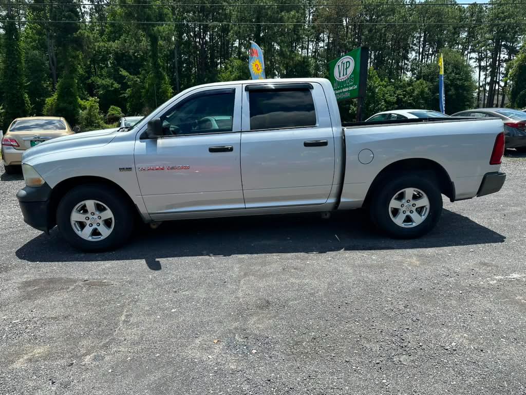 RAM 1500 ST Crew Cab 2WD 2011