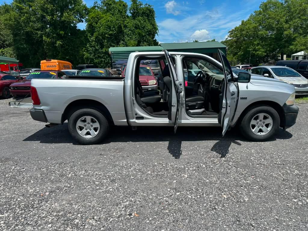 RAM 1500 ST Crew Cab 2WD 2011