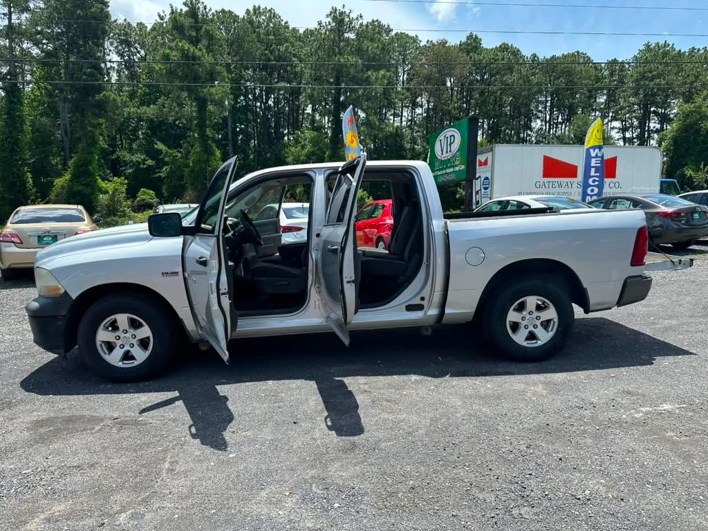 RAM 1500 ST Crew Cab 2WD 2011