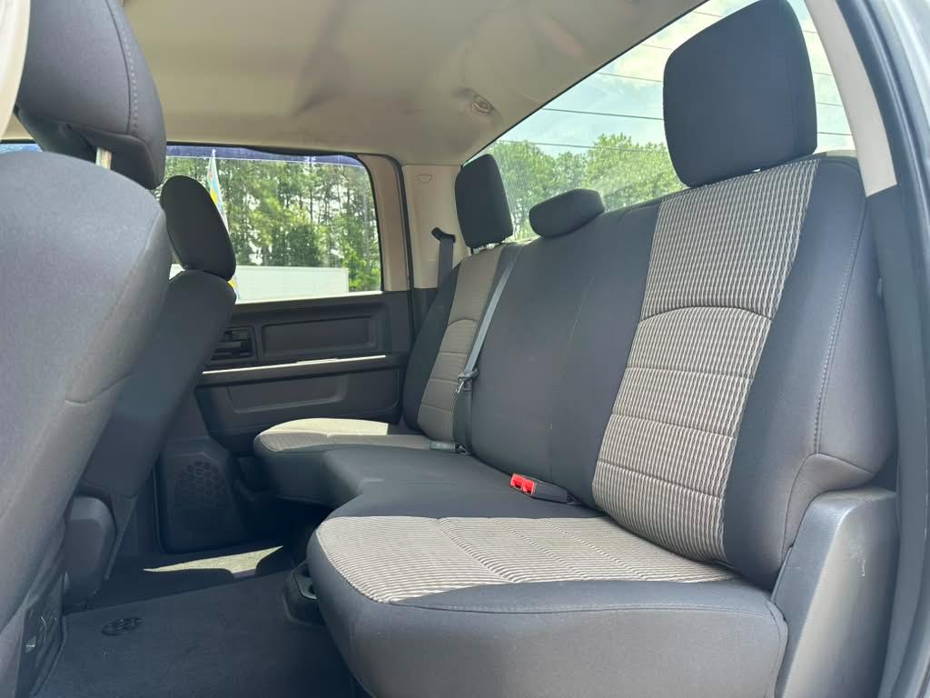 RAM 1500 ST Crew Cab 2WD 2011
