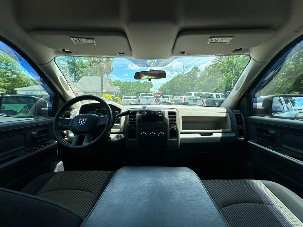 RAM 1500 ST Crew Cab 2WD 2011