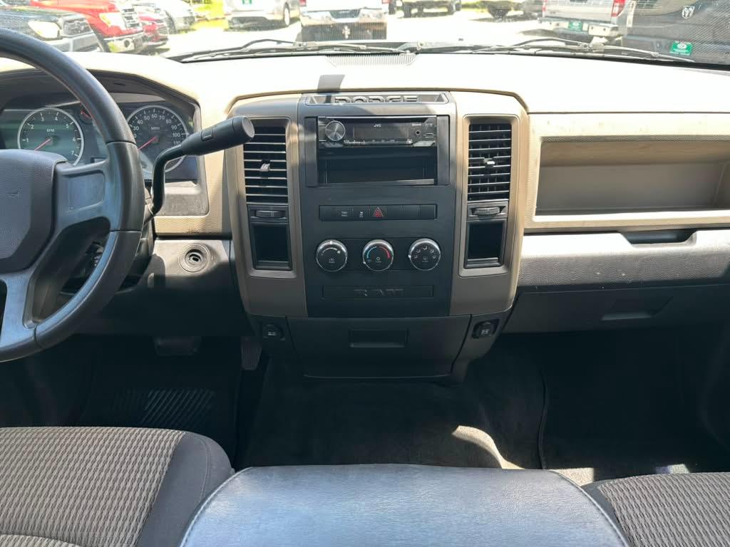 RAM 1500 ST Crew Cab 2WD 2011