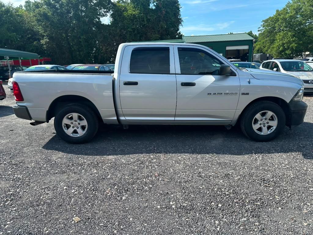 RAM 1500 ST Crew Cab 2WD 2011