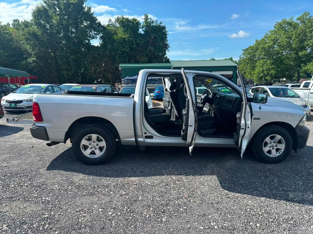 RAM 1500 ST Crew Cab 2WD 2011