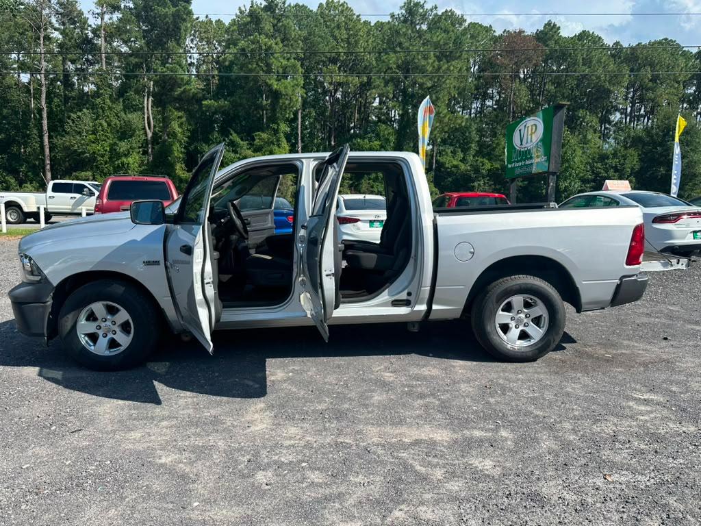 RAM 1500 ST Crew Cab 2WD 2011