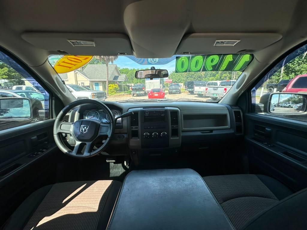 RAM 1500 ST Crew Cab 2WD 2011