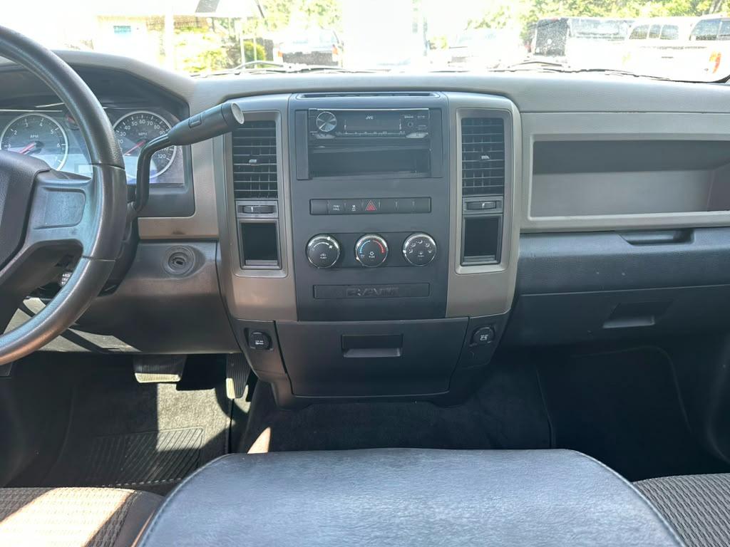 RAM 1500 ST Crew Cab 2WD 2011