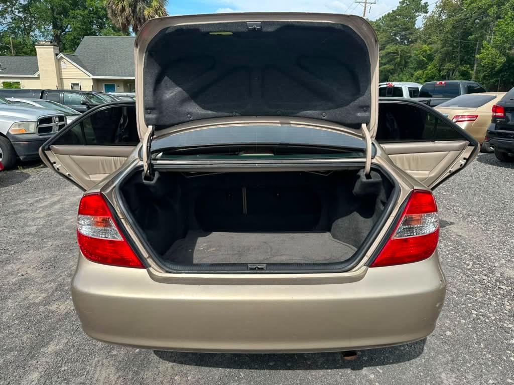 Toyota Camry XLE V6 2002