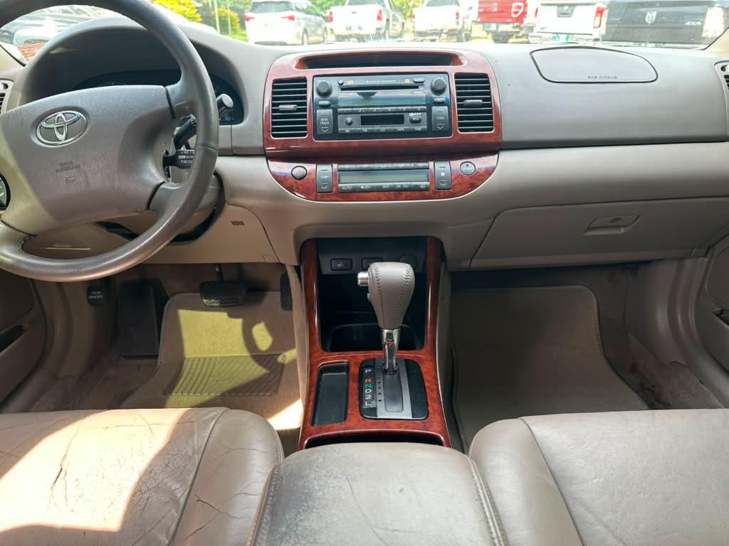 Toyota Camry XLE V6 2002