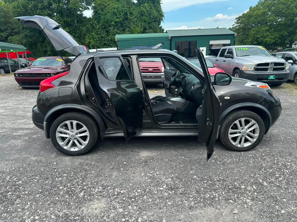 Nissan Juke S FWD 2013