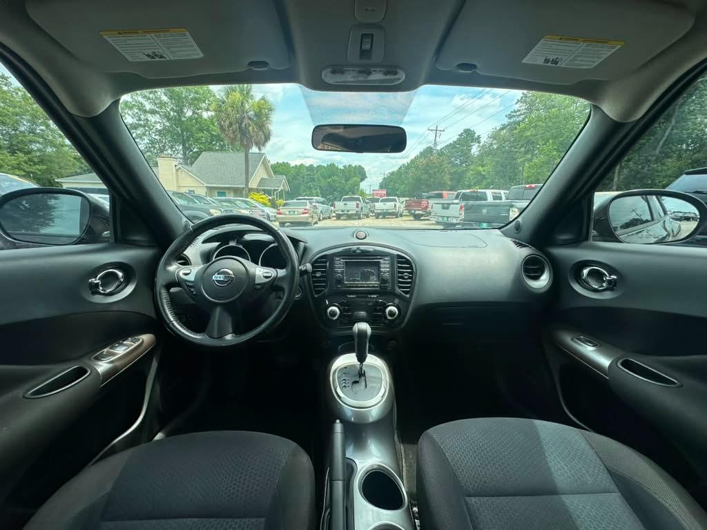 Nissan Juke S FWD 2013