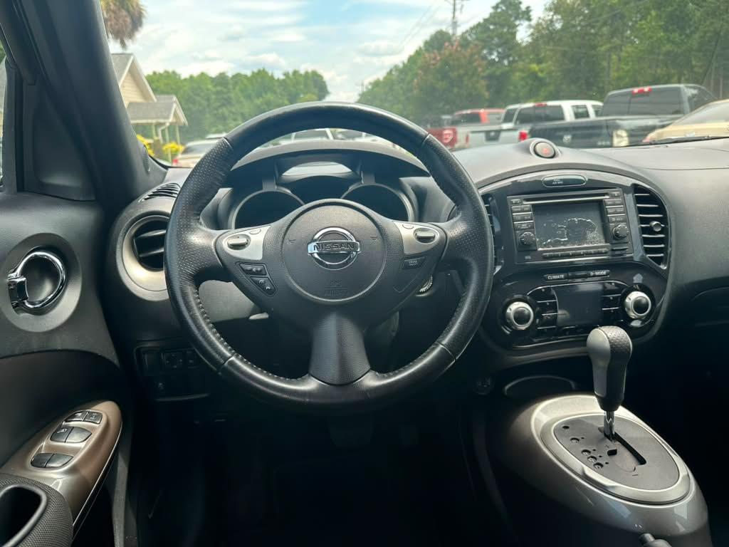 Nissan Juke S FWD 2013