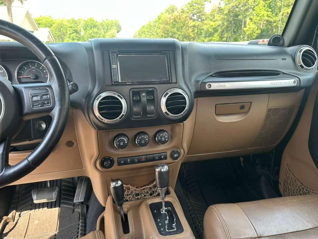 Jeep Wrangler Sahara 4WD 2012