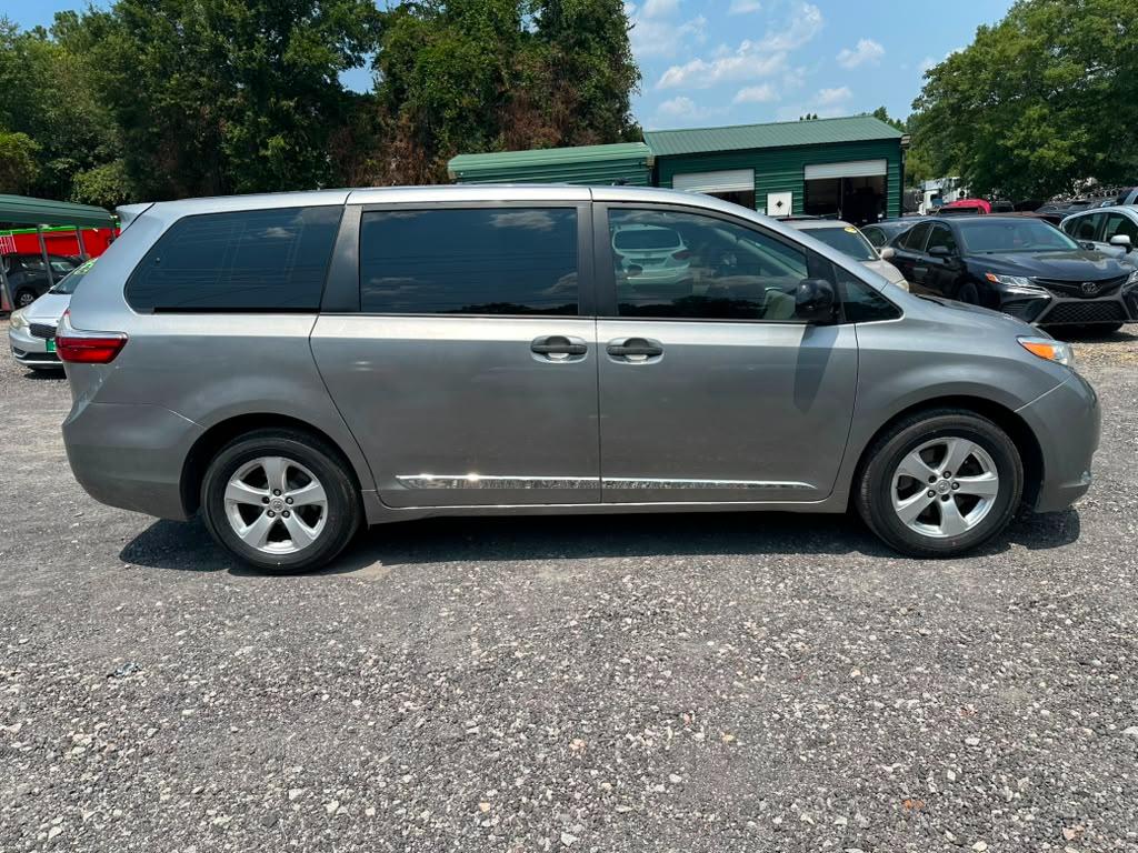 Toyota Sienna L 7-Passenger 2017