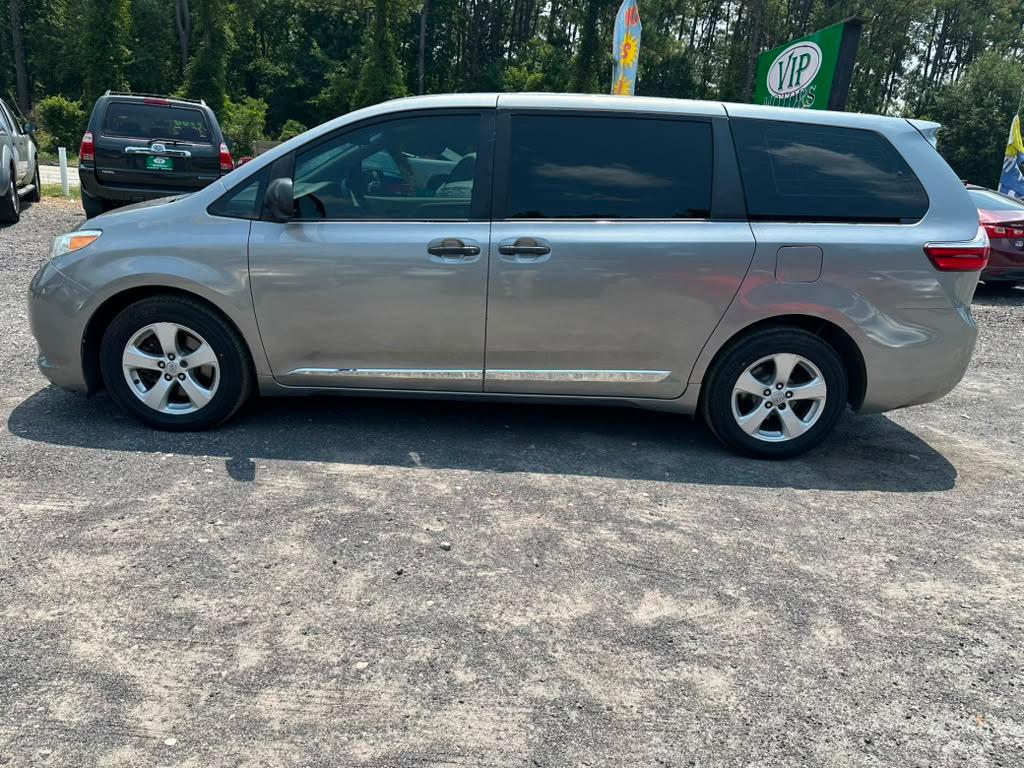 Toyota Sienna L 7-Passenger 2017