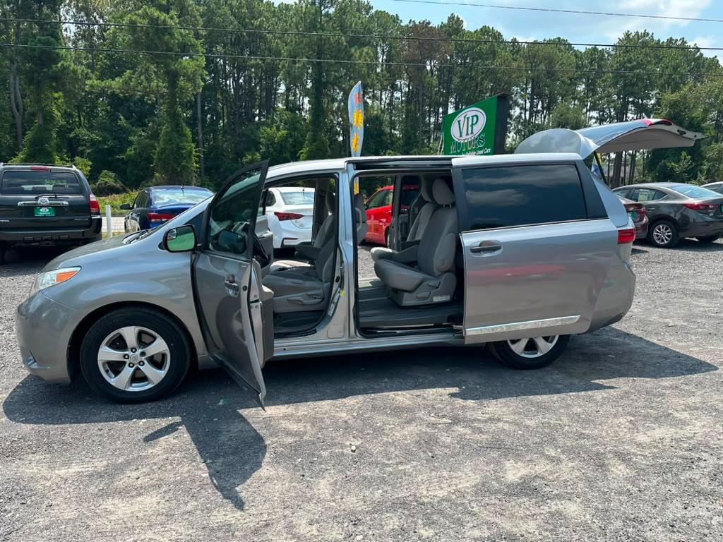 Toyota Sienna L 7-Passenger 2017