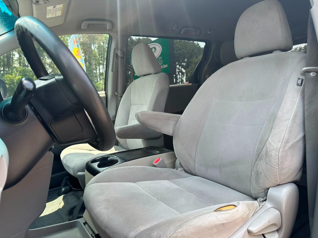Toyota Sienna L 7-Passenger 2017