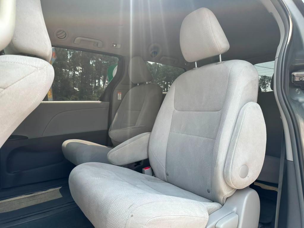 Toyota Sienna L 7-Passenger 2017