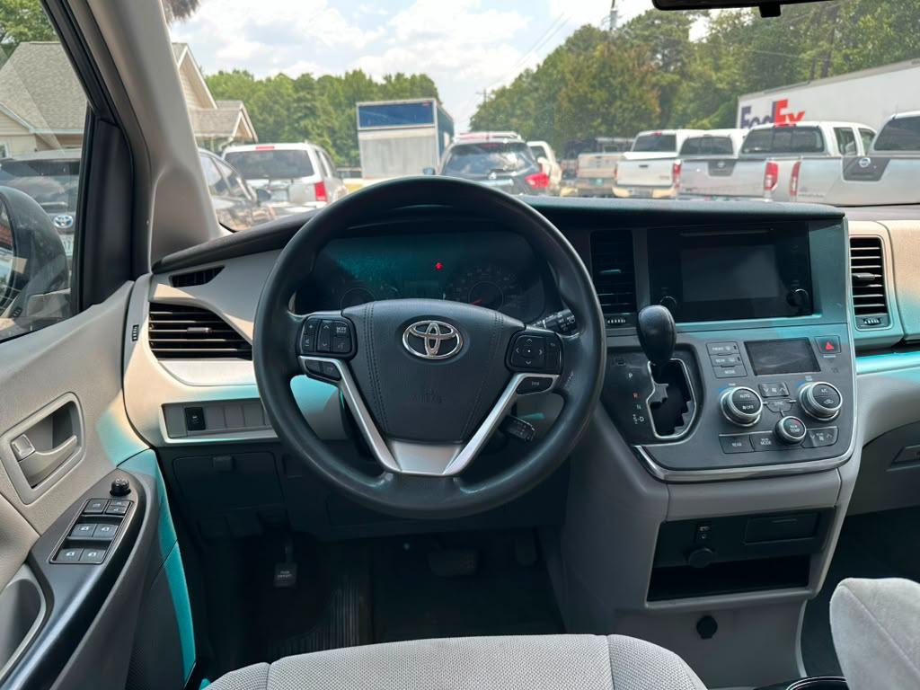 Toyota Sienna L 7-Passenger 2017