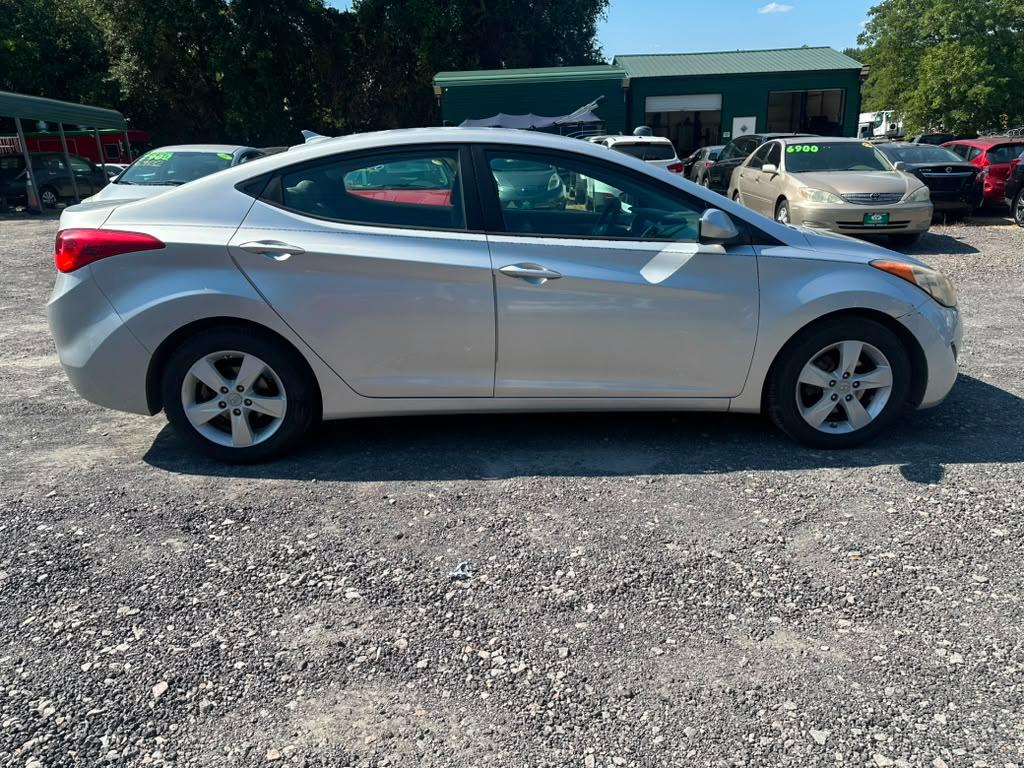 Hyundai Elantra Limited 2011