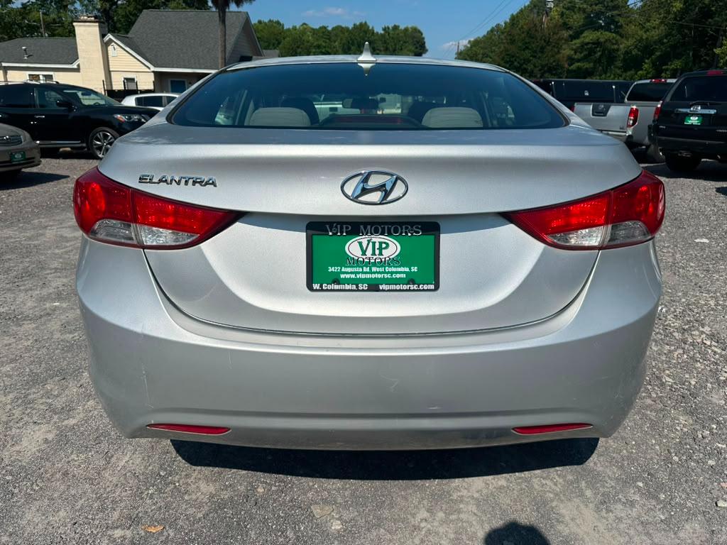 Hyundai Elantra Limited 2011