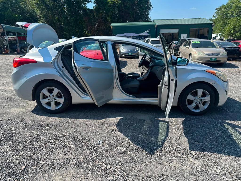 Hyundai Elantra Limited 2011