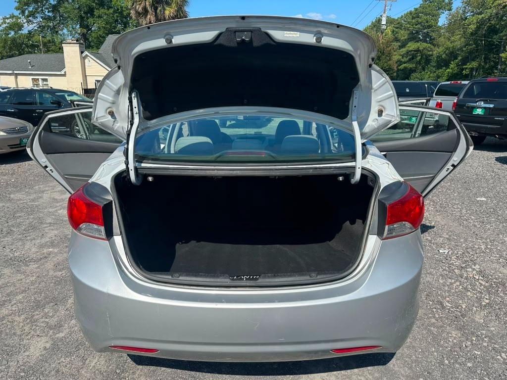 Hyundai Elantra Limited 2011