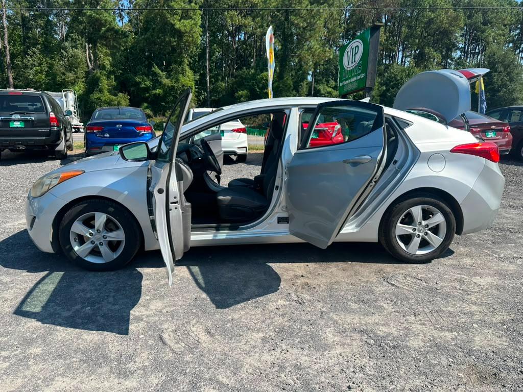 Hyundai Elantra Limited 2011